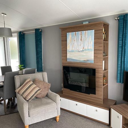 6 Berth Comfy Homely Caravan, Dog Friendly Belton with Browston Dış mekan fotoğraf