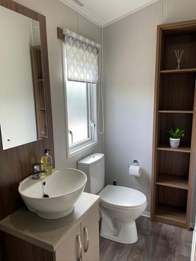 6 Berth Comfy Homely Caravan, Dog Friendly Belton with Browston Dış mekan fotoğraf
