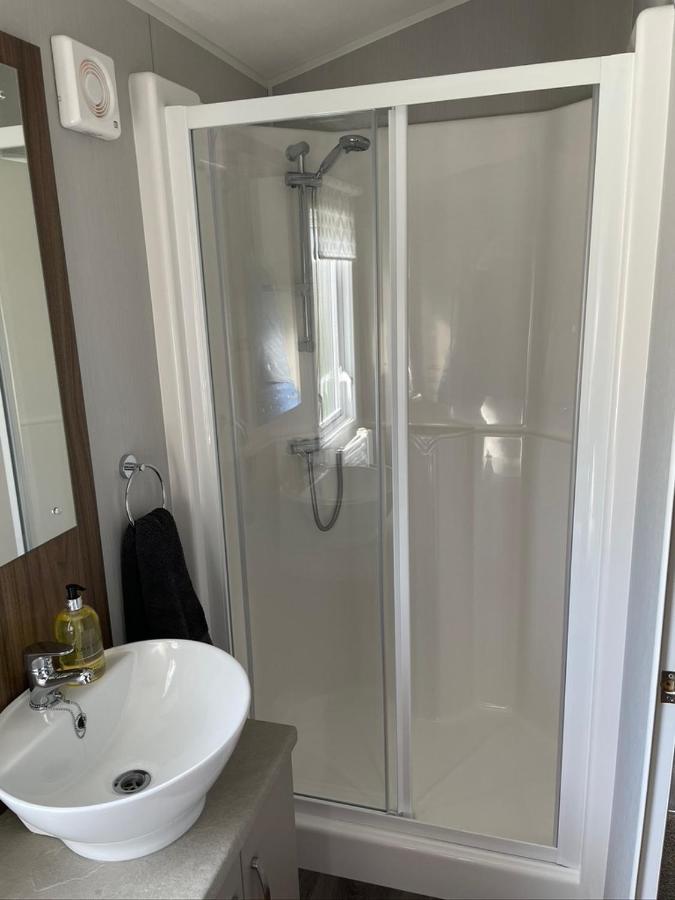 6 Berth Comfy Homely Caravan, Dog Friendly Belton with Browston Dış mekan fotoğraf