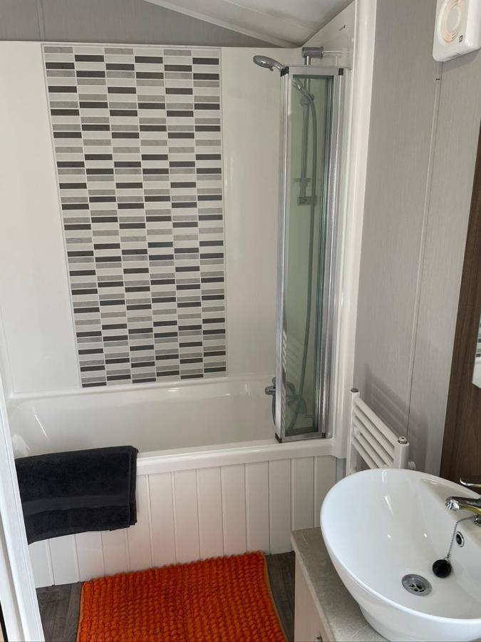 6 Berth Comfy Homely Caravan, Dog Friendly Belton with Browston Dış mekan fotoğraf